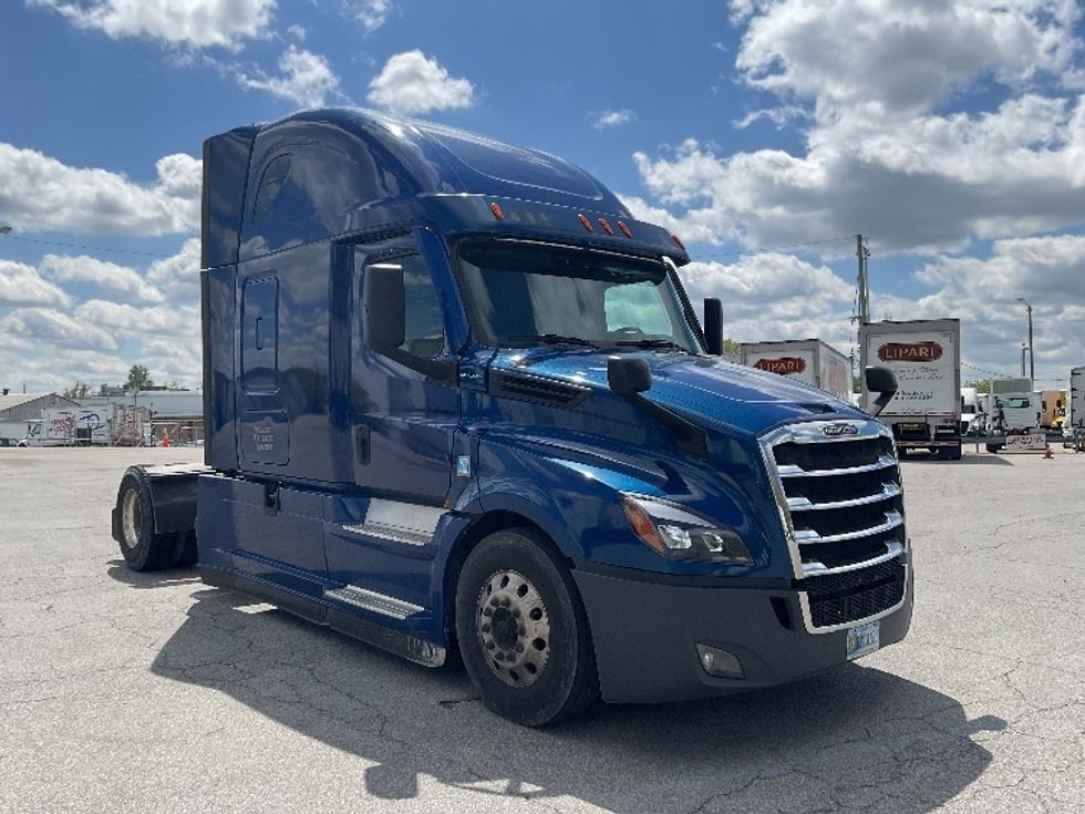 Sleeper Tractor-Heavy Duty Tractors-Freightliner-2021-T12642ST-Fort Wayne-IN-492,968\n\t\tmiles-$ 59,250 - Image 1