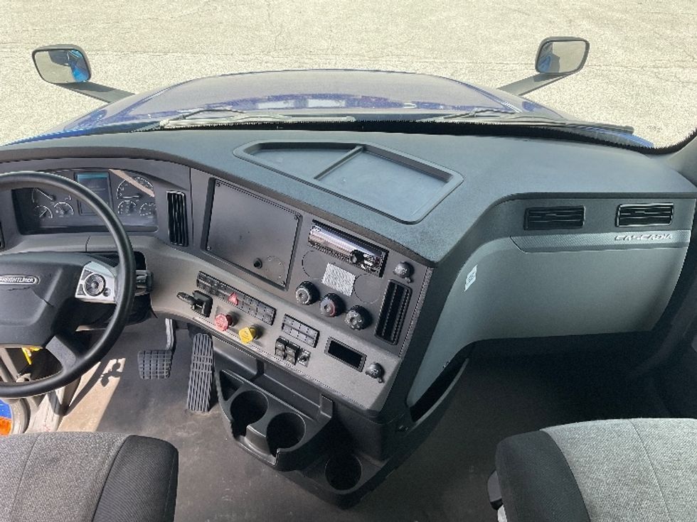 Sleeper Tractor-Heavy Duty Tractors-Freightliner-2021-T12642ST-Fort Wayne-IN-492,968\n\t\tmiles-$ 59,250 - Image 12