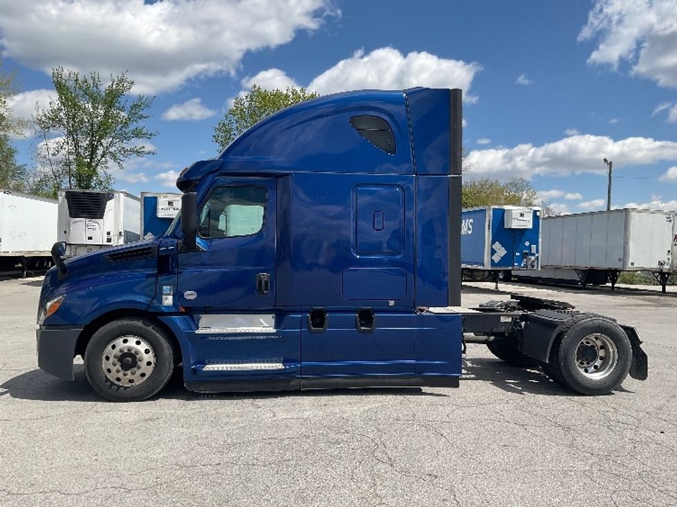 Sleeper Tractor-Heavy Duty Tractors-Freightliner-2021-T12642ST-Fort Wayne-IN-492,968\n\t\tmiles-$ 59,250 - Image 4