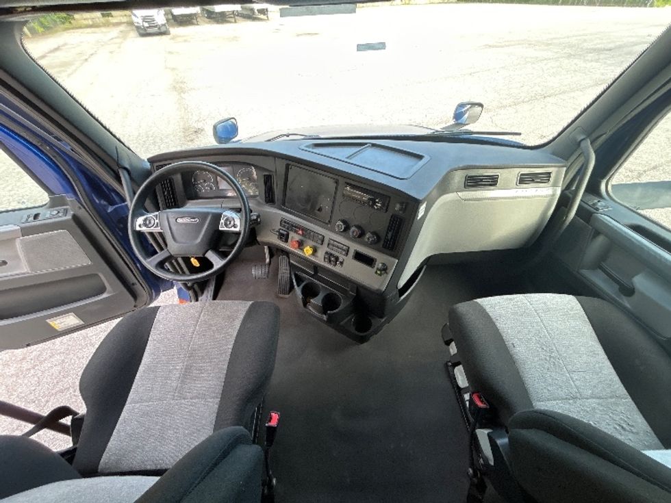 Sleeper Tractor-Heavy Duty Tractors-Freightliner-2021-T12642ST-Fort Wayne-IN-506,123\n\t\tmiles-$ 56,250 - Image 12