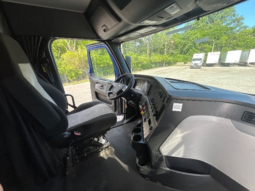 Sleeper Tractor-Heavy Duty Tractors-Freightliner-2021-T12642ST-Fort Wayne-IN-506,123\n\t\tmiles-$ 56,250 - Image 15