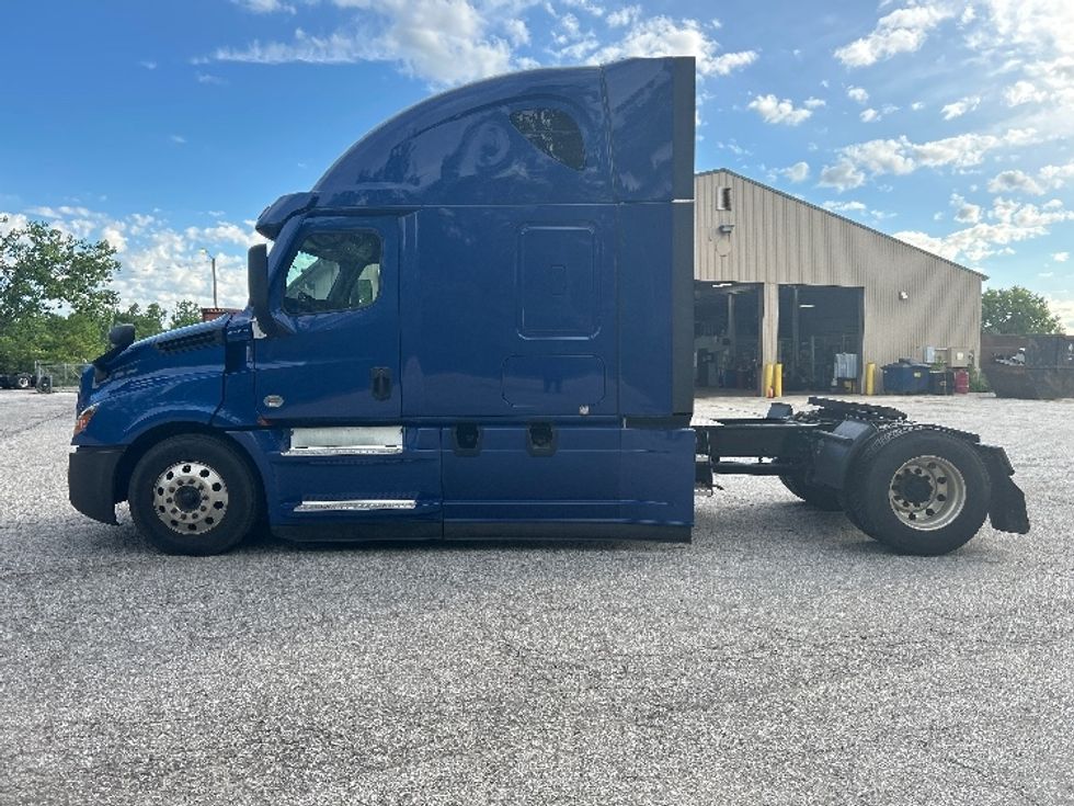 Sleeper Tractor-Heavy Duty Tractors-Freightliner-2021-T12642ST-Fort Wayne-IN-506,123\n\t\tmiles-$ 56,250 - Image 4