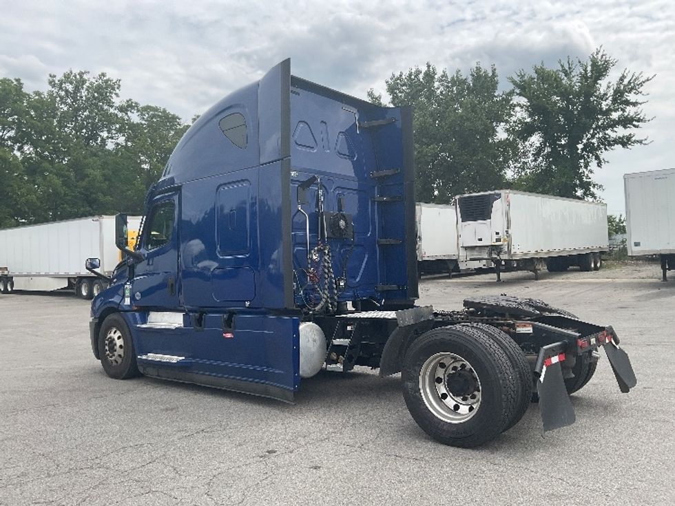 Sleeper Tractor-Heavy Duty Tractors-Freightliner-2021-T12642ST-Fort Wayne-IN-529,188\n\t\tmiles-$ 55,000 - Image 5