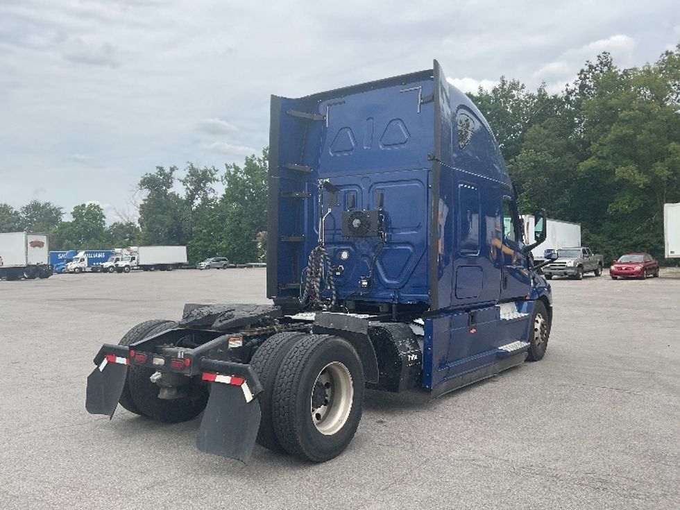 Sleeper Tractor-Heavy Duty Tractors-Freightliner-2021-T12642ST-Fort Wayne-IN-529,188\n\t\tmiles-$ 55,000 - Image 7