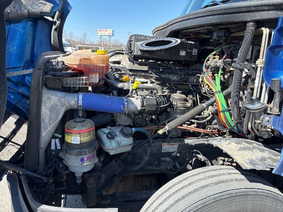 Sleeper Tractor-Heavy Duty Tractors-Freightliner-2021-T12642ST-Fort Wayne-IN-549,751\n\t\tmiles-$ 55,000 - Image 21