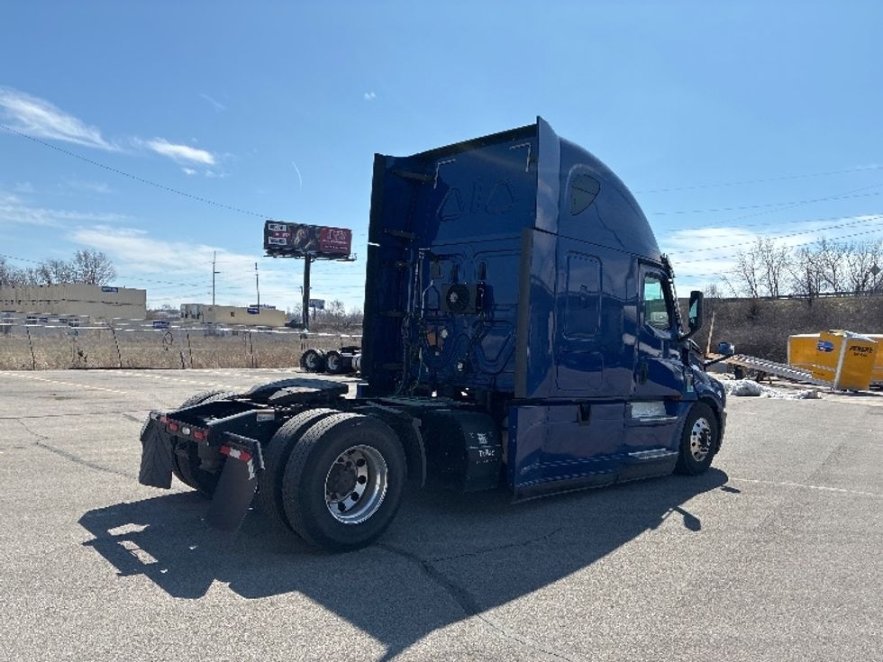 Sleeper Tractor-Heavy Duty Tractors-Freightliner-2021-T12642ST-Fort Wayne-IN-549,751\n\t\tmiles-$ 55,000 - Image 7
