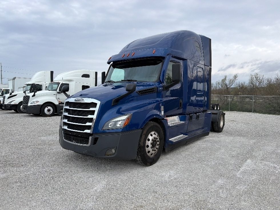 Sleeper Tractor-Heavy Duty Tractors-Freightliner-2021-T12642ST-Fort Wayne-IN-555,890\n\t\tmiles-$ 54,000 - Image 3