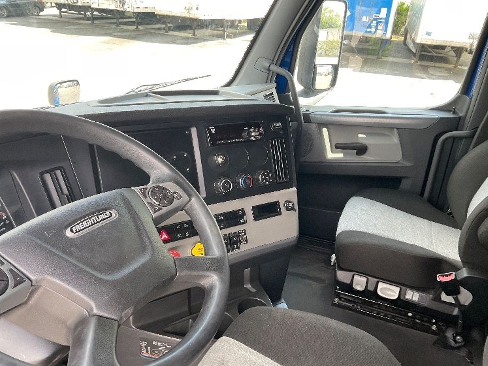 Sleeper Tractor-Heavy Duty Tractors-Freightliner-2021-T12642ST-Fort Wayne-IN-640,145\n\t\tmiles-$ 46,750 - Image 10