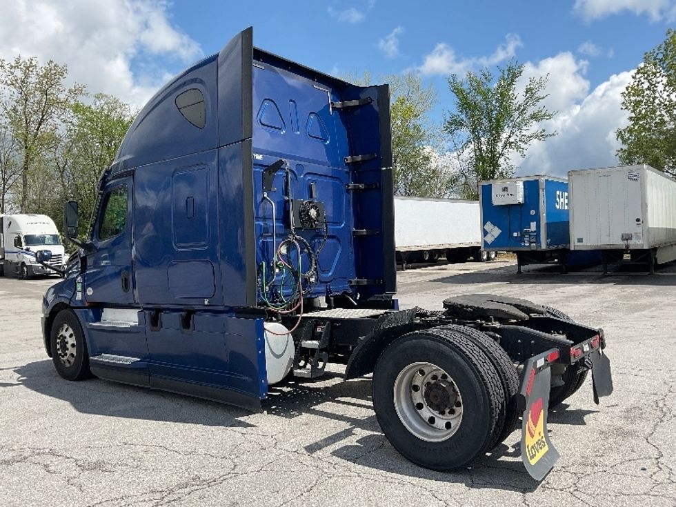 Sleeper Tractor-Heavy Duty Tractors-Freightliner-2021-T12642ST-Fort Wayne-IN-640,145\n\t\tmiles-$ 46,750 - Image 5