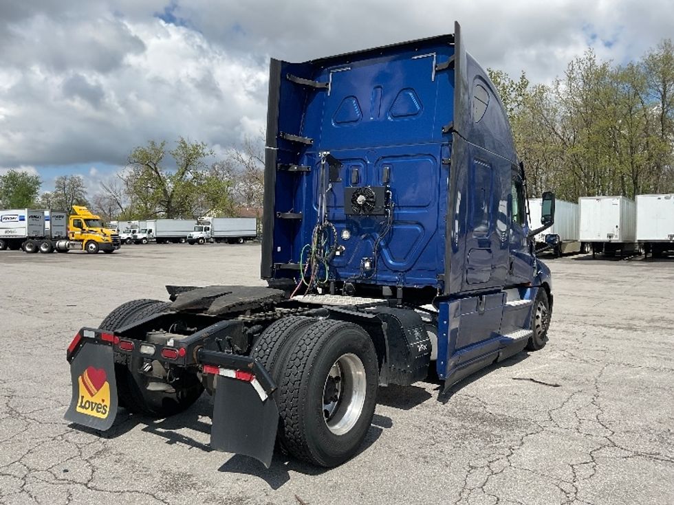 Sleeper Tractor-Heavy Duty Tractors-Freightliner-2021-T12642ST-Fort Wayne-IN-640,145\n\t\tmiles-$ 46,750 - Image 7