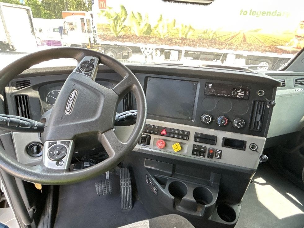 Sleeper Tractor-Heavy Duty Tractors-Freightliner-2021-T12642ST-Lexington-SC-343,988\n\t\tmiles-$ 73,250 - Image 11