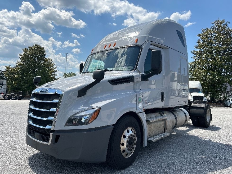 Sleeper Tractor-Heavy Duty Tractors-Freightliner-2021-T12642ST-Lexington-SC-343,988\n\t\tmiles-$ 73,250 - Image 3