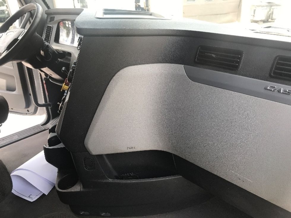 Sleeper Tractor-Heavy Duty Tractors-Freightliner-2021-T12642ST-Lexington-SC-379,581\n\t\tmiles-$ 80,750 - Image 15