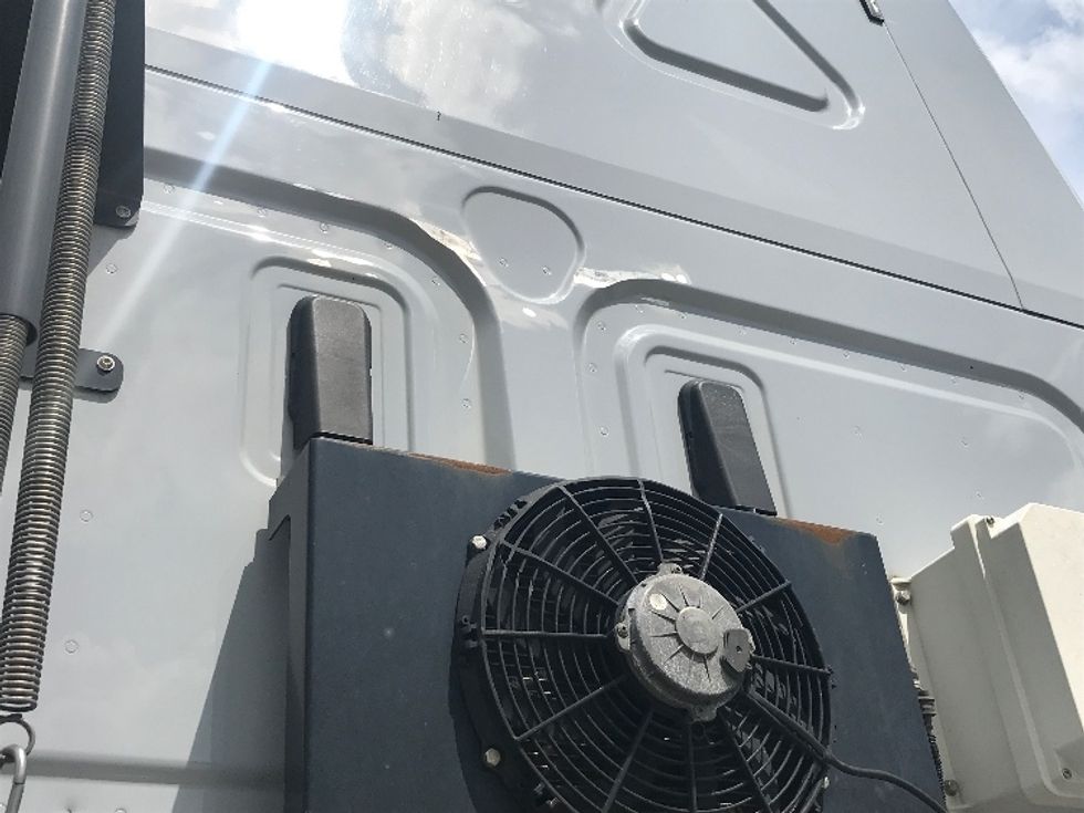 Sleeper Tractor-Heavy Duty Tractors-Freightliner-2021-T12642ST-Lexington-SC-379,581\n\t\tmiles-$ 80,750 - Image 22