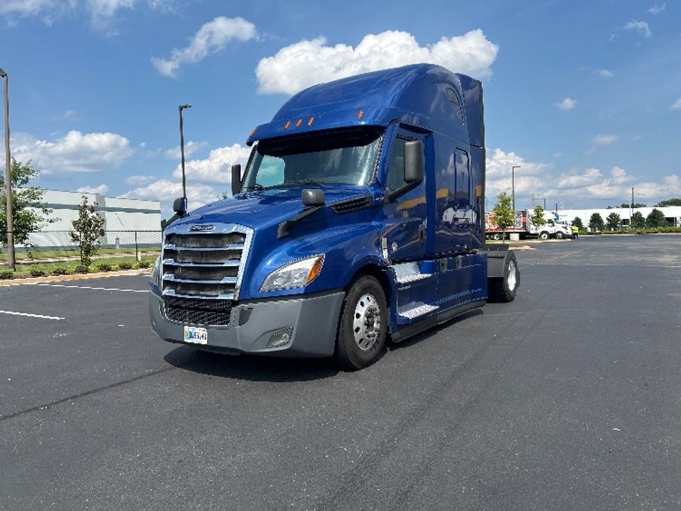 Sleeper Tractor-Heavy Duty Tractors-Freightliner-2021-T12642ST-Madison-AL-483,738\n\t\tmiles-$ 64,750 - Image 3