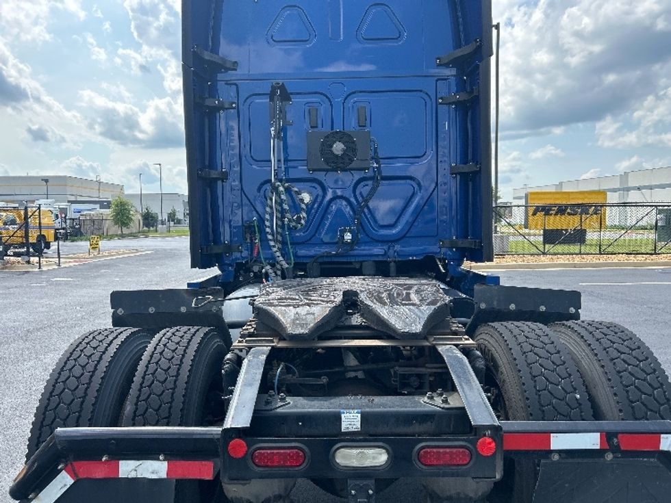 Sleeper Tractor-Heavy Duty Tractors-Freightliner-2021-T12642ST-Madison-AL-483,738\n\t\tmiles-$ 64,750 - Image 6