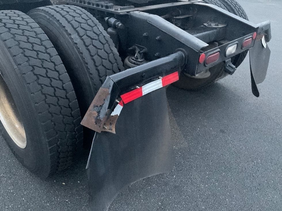 Sleeper Tractor-Heavy Duty Tractors-Freightliner-2021-T12642ST-New Castle-DE-644,826\n\t\tmiles-$ 47,000 - Image 26