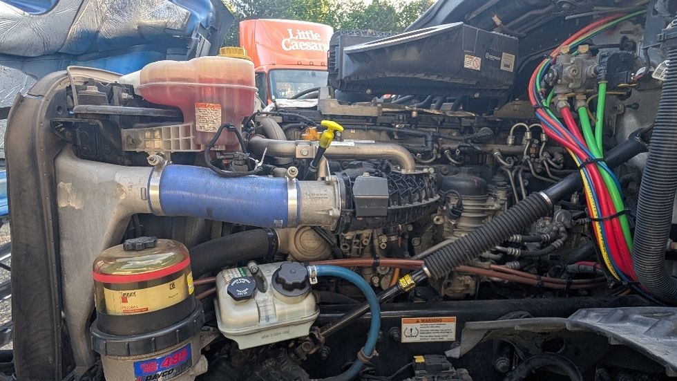 Sleeper Tractor-Heavy Duty Tractors-Freightliner-2021-T12642ST-Suwanee-GA-428,853\n\t\tmiles-$ 66,000 - Image 21