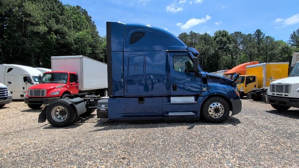 Sleeper Tractor-Heavy Duty Tractors-Freightliner-2021-T12642ST-Suwanee-GA-428,853\n\t\tmiles-$ 66,000 - Image 8