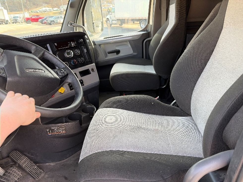 Sleeper Tractor-Heavy Duty Tractors-Freightliner-2021-T12662ST-Cross Lanes-WV-502,500\n\t\tmiles-$ 54,000 - Image 11