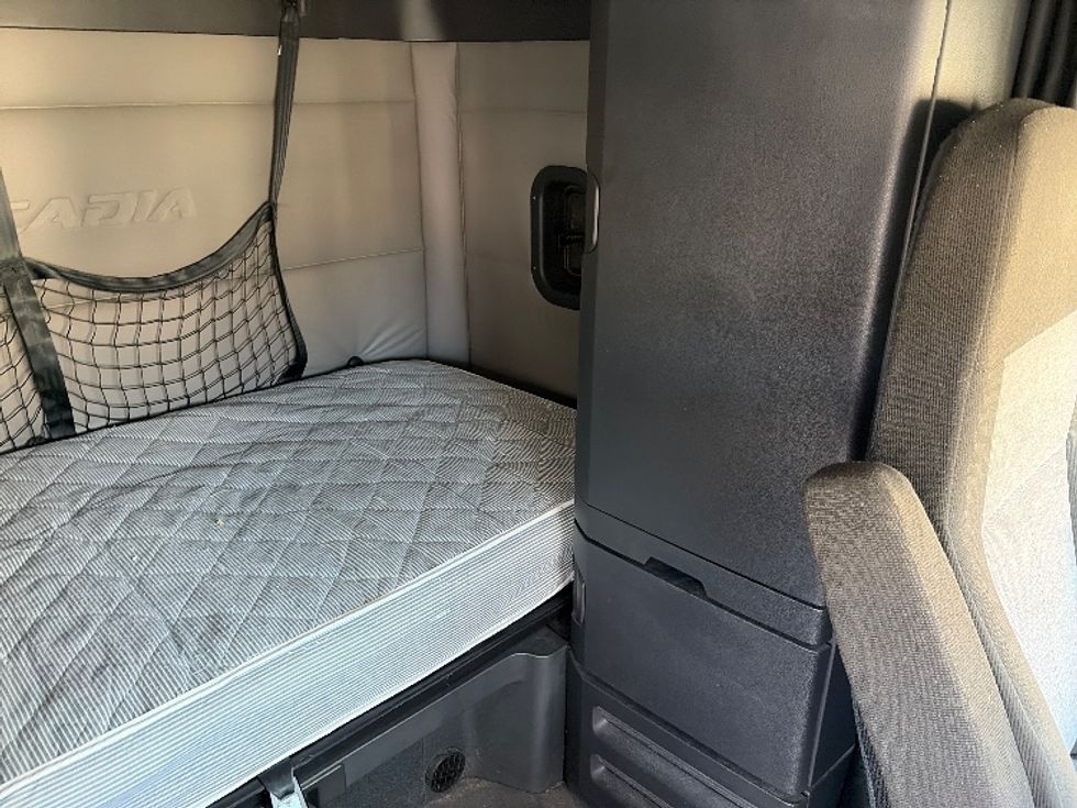 Sleeper Tractor-Heavy Duty Tractors-Freightliner-2021-T12662ST-Cross Lanes-WV-502,500\n\t\tmiles-$ 54,000 - Image 17