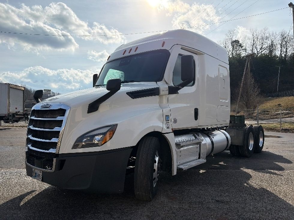 Sleeper Tractor-Heavy Duty Tractors-Freightliner-2021-T12662ST-Cross Lanes-WV-502,500\n\t\tmiles-$ 54,000 - Image 3