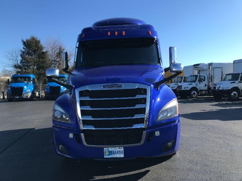 Sleeper Tractor-Heavy Duty Tractors-Freightliner-2021-T12662ST-Lancaster-PA-598,424\n\t\tmiles-$ 46,500 - Image 2