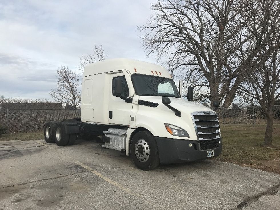 Sleeper Tractor-Heavy Duty Tractors-Freightliner-2021-T12662ST-Lincoln-NE-688,282\n\t\tmiles-$ 41,500 - Image 1