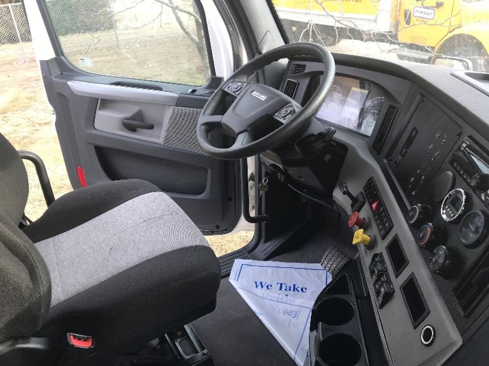 Sleeper Tractor-Heavy Duty Tractors-Freightliner-2021-T12662ST-Lincoln-NE-688,282\n\t\tmiles-$ 41,500 - Image 15