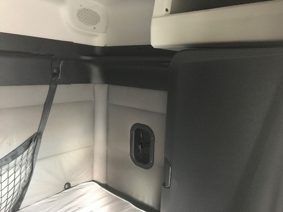 Sleeper Tractor-Heavy Duty Tractors-Freightliner-2021-T12662ST-Lincoln-NE-688,282\n\t\tmiles-$ 41,500 - Image 18