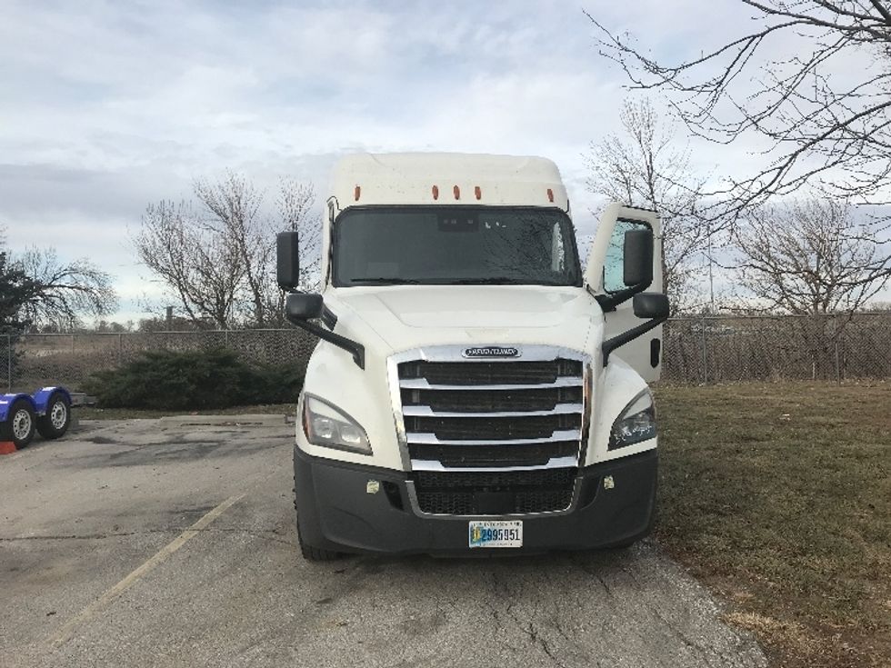 Sleeper Tractor-Heavy Duty Tractors-Freightliner-2021-T12662ST-Lincoln-NE-688,282\n\t\tmiles-$ 41,500 - Image 2
