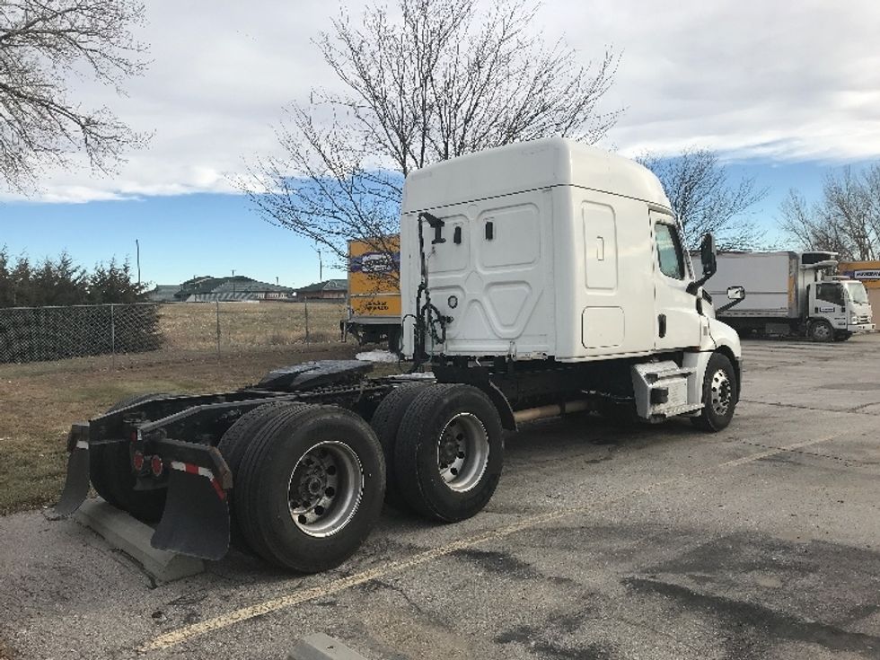 Sleeper Tractor-Heavy Duty Tractors-Freightliner-2021-T12662ST-Lincoln-NE-688,282\n\t\tmiles-$ 41,500 - Image 7