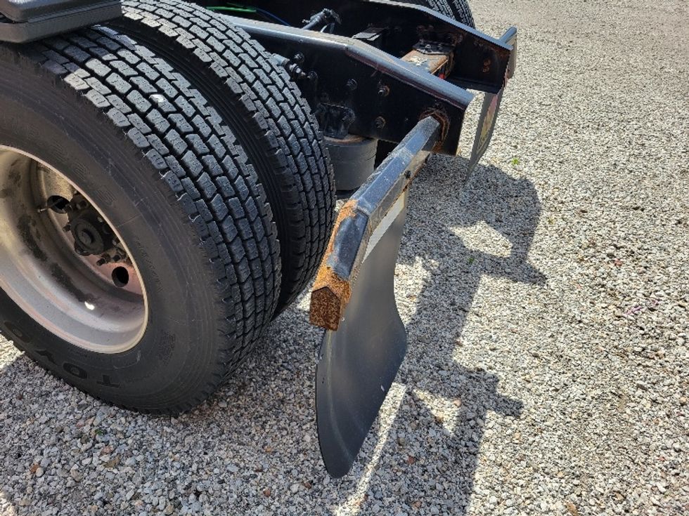 Sleeper Tractor-Heavy Duty Tractors-Freightliner-2021-T12662ST-Moberly-MO-582,141\n\t\tmiles-$ 13,000 - Image 23