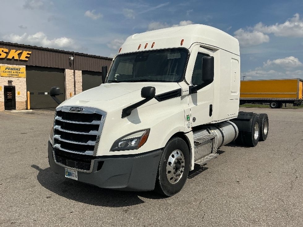 Sleeper Tractor-Heavy Duty Tractors-Freightliner-2021-T12662ST-Piqua-OH-540,969\n\t\tmiles-$ 50,250 - Image 3