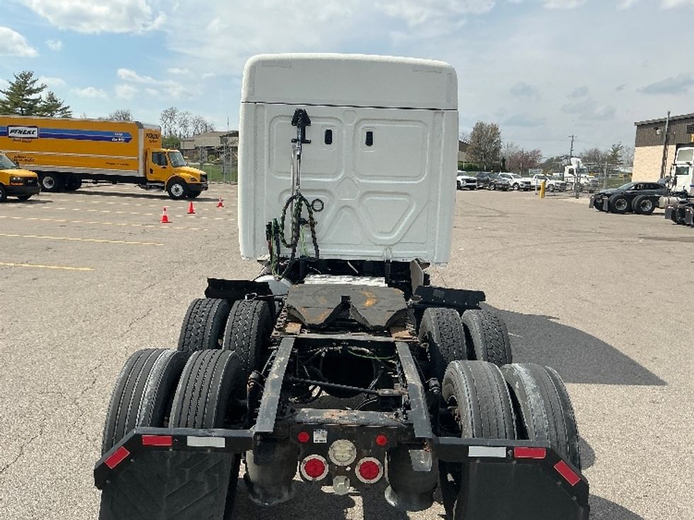 Sleeper Tractor-Heavy Duty Tractors-Freightliner-2021-T12662ST-Piqua-OH-540,969\n\t\tmiles-$ 50,250 - Image 6