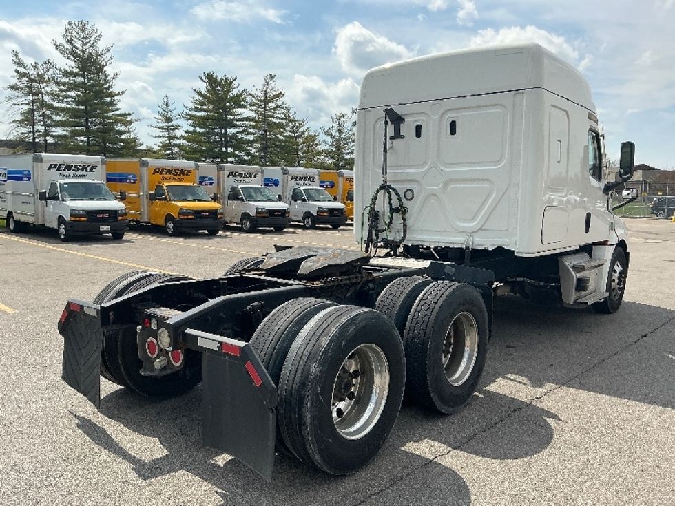 Sleeper Tractor-Heavy Duty Tractors-Freightliner-2021-T12662ST-Piqua-OH-540,969\n\t\tmiles-$ 50,250 - Image 7