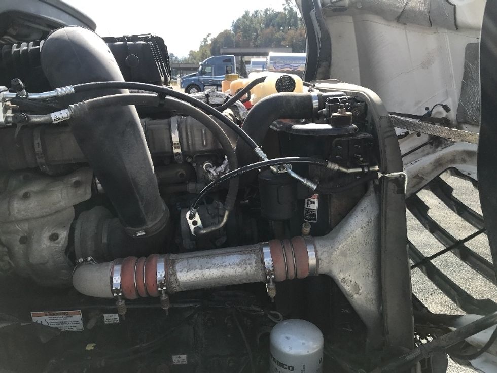 Sleeper Tractor-Heavy Duty Tractors-Freightliner-2021-T12664ST-Abbotsford-BC-626,695\n\t\tkm-$ 103,000 - Image 20