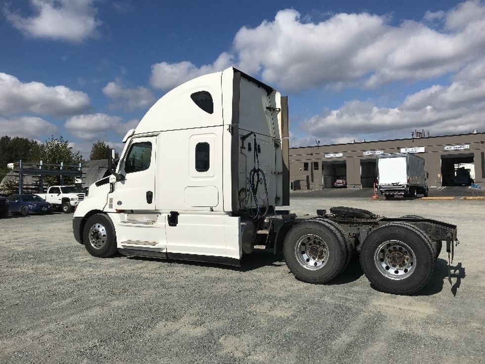 Sleeper Tractor-Heavy Duty Tractors-Freightliner-2021-T12664ST-Abbotsford-BC-626,695\n\t\tkm-$ 103,000 - Image 5