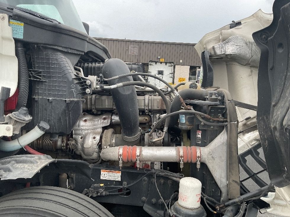 Sleeper Tractor-Heavy Duty Tractors-Freightliner-2021-T12664ST-Akron-OH-663,545\n\t\tmiles-$ 56,000 - Image 20