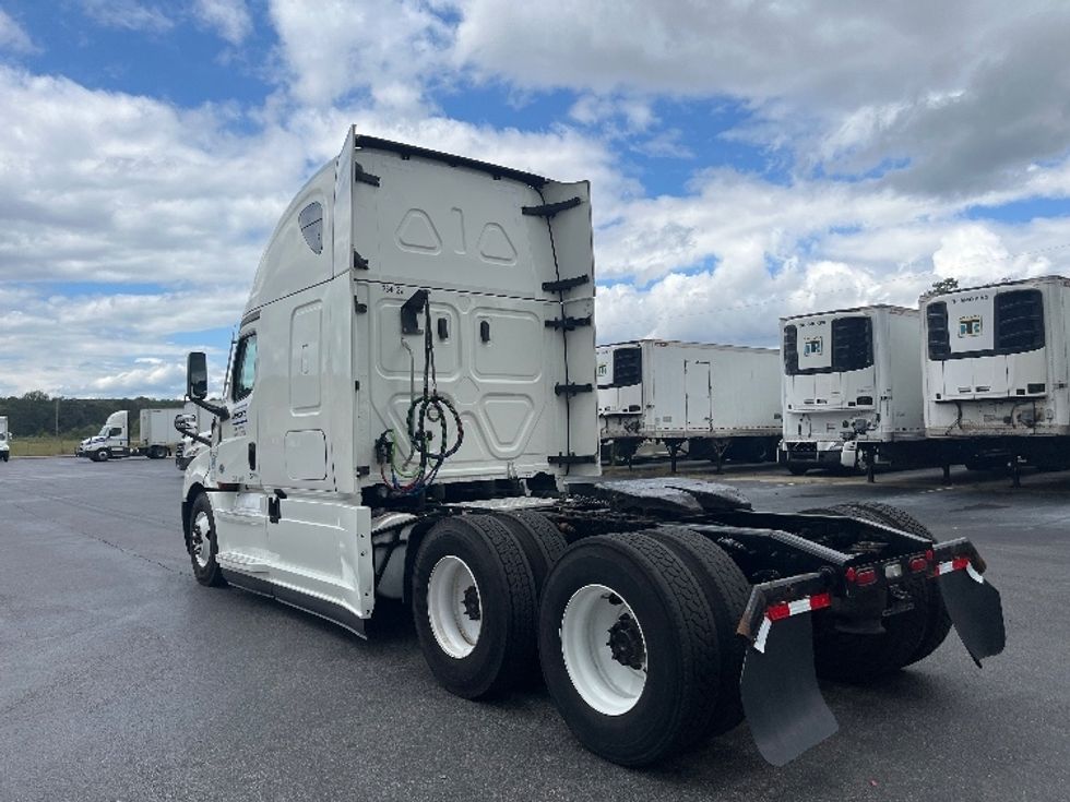 Sleeper Tractor-Heavy Duty Tractors-Freightliner-2021-T12664ST-Alabaster-AL-538,935\n\t\tmiles-$ 62,750 - Image 5
