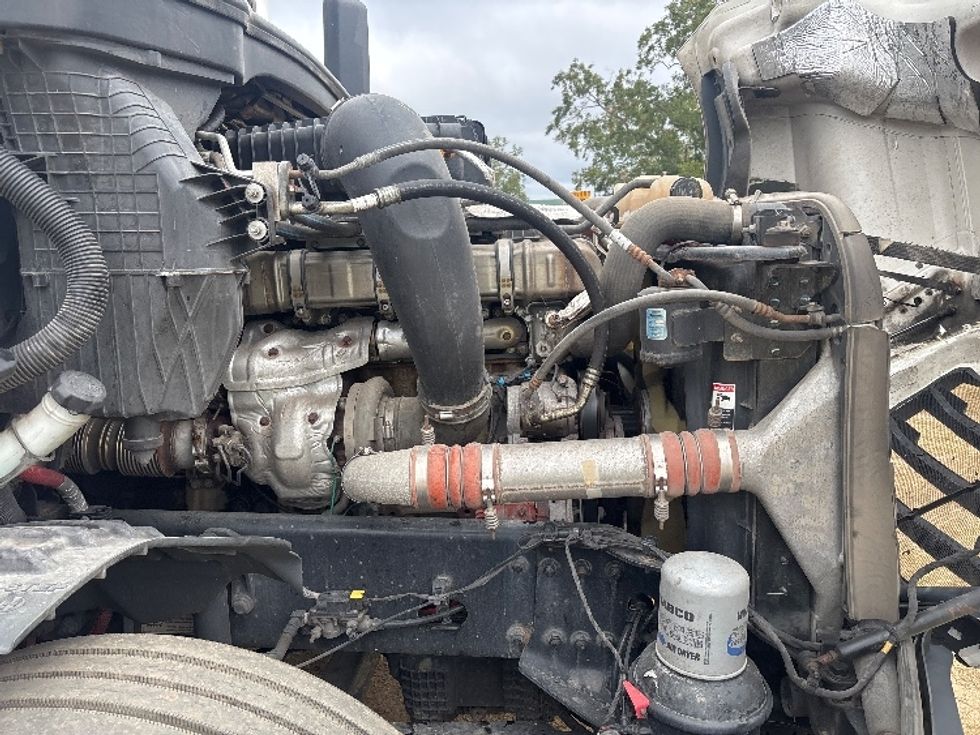 Sleeper Tractor-Heavy Duty Tractors-Freightliner-2021-T12664ST-Albany-GA-606,528\n\t\tmiles-$ 61,500 - Image 20