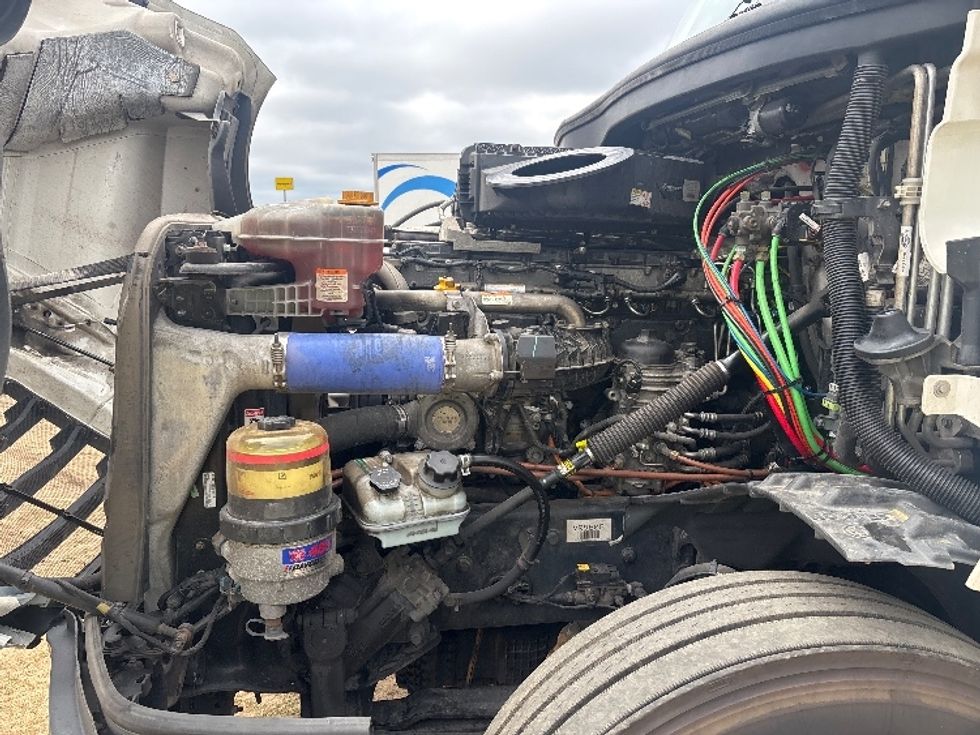 Sleeper Tractor-Heavy Duty Tractors-Freightliner-2021-T12664ST-Albany-GA-606,528\n\t\tmiles-$ 61,500 - Image 21