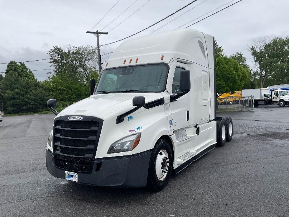 Sleeper Tractor-Heavy Duty Tractors-Freightliner-2021-T12664ST-Albany-NY-467,587\n\t\tmiles-$ 66,500 - Image 3