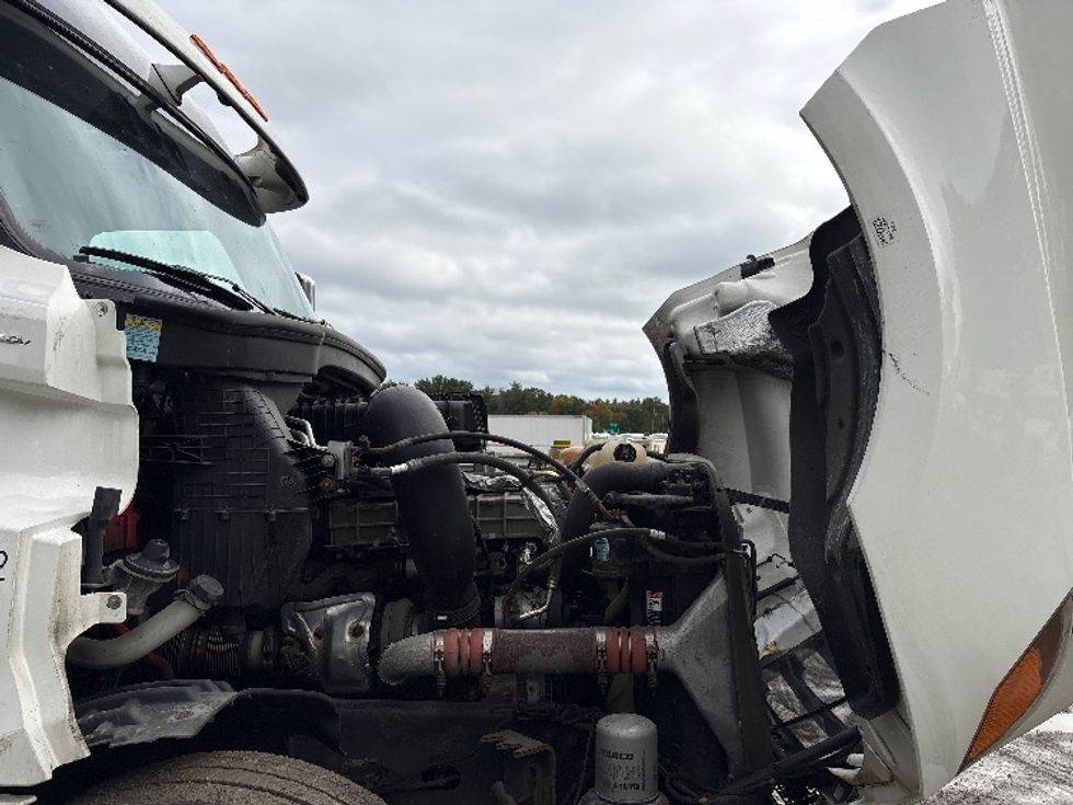 Sleeper Tractor-Heavy Duty Tractors-Freightliner-2021-T12664ST-Albany-NY-635,722\n\t\tmiles-$ 53,500 - Image 21