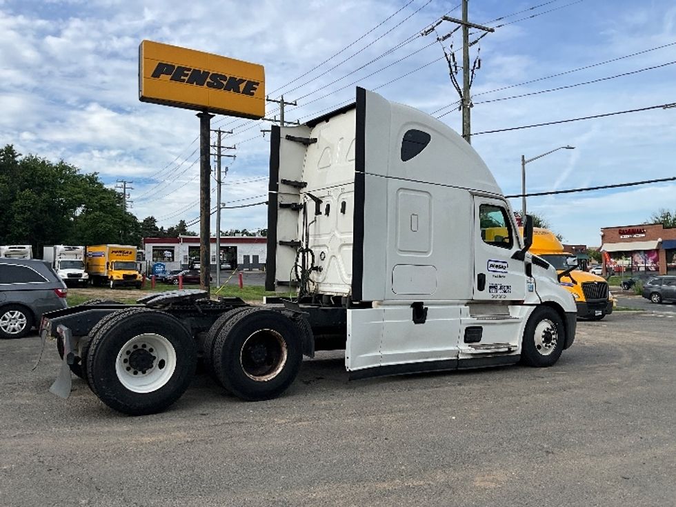 Sleeper Tractor-Heavy Duty Tractors-Freightliner-2021-T12664ST-Alexandria-VA-574,477\n\t\tmiles-$ 58,000 - Image 7