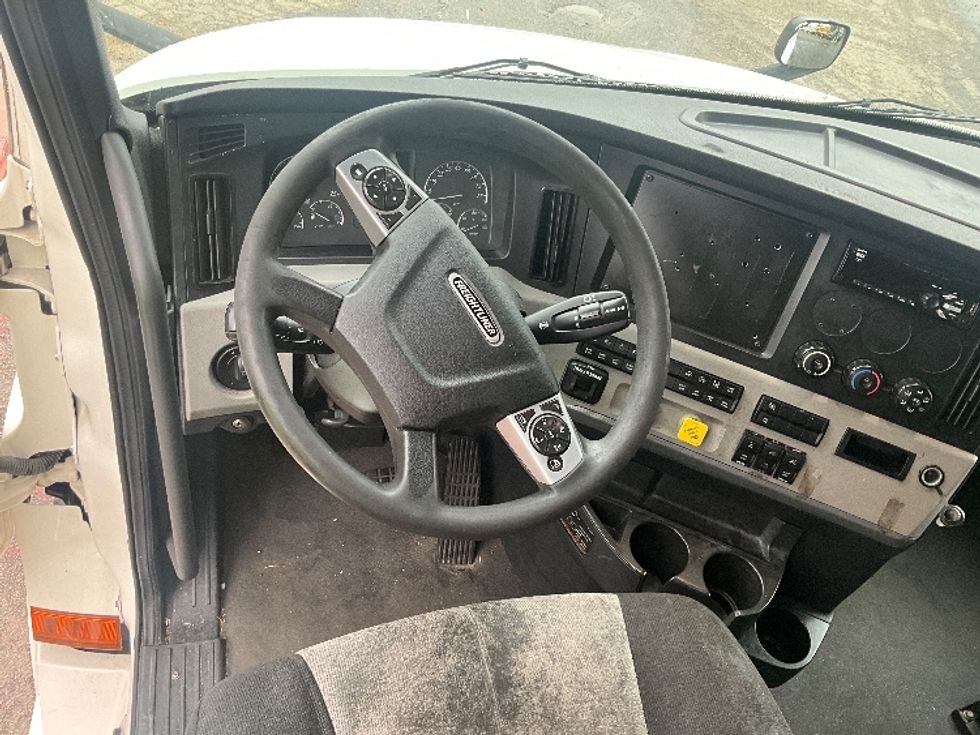 Sleeper Tractor-Heavy Duty Tractors-Freightliner-2021-T12664ST-Alexandria-VA-595,132\n\t\tmiles-$ 54,000 - Image 10
