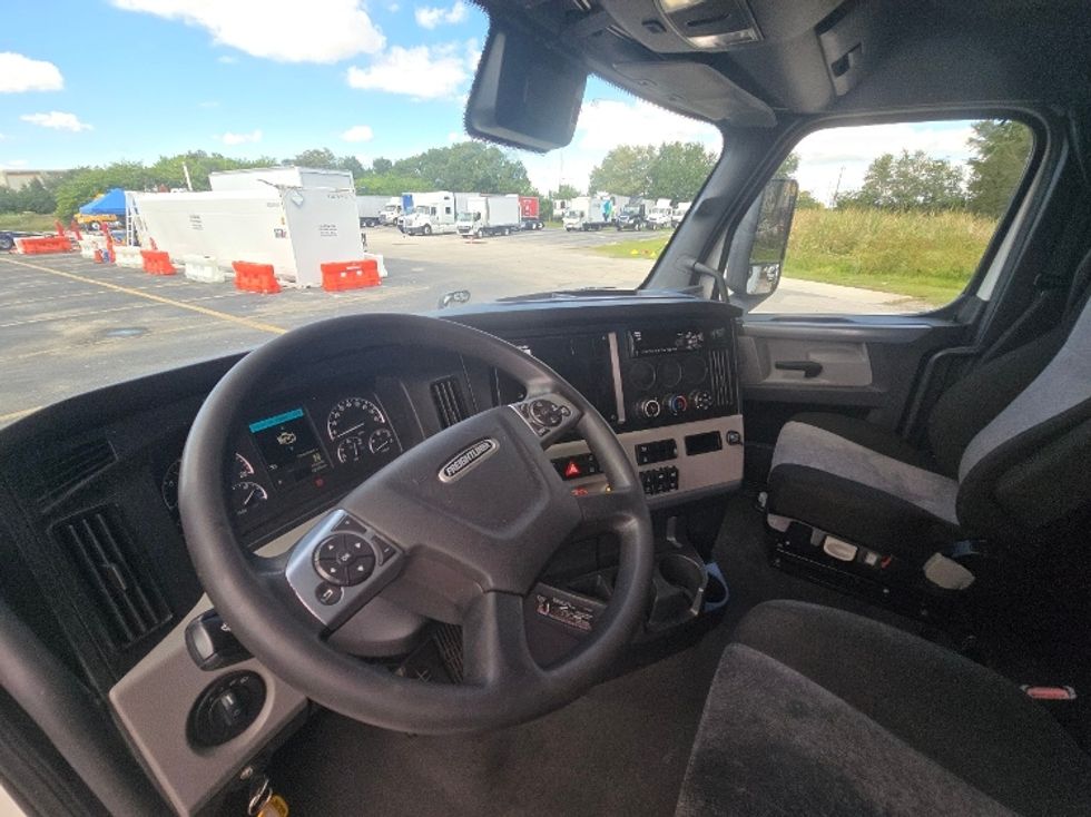 Sleeper Tractor-Heavy Duty Tractors-Freightliner-2021-T12664ST-Alexandria-VA-626,009\n\t\tmiles-$ 48,000 - Image 7