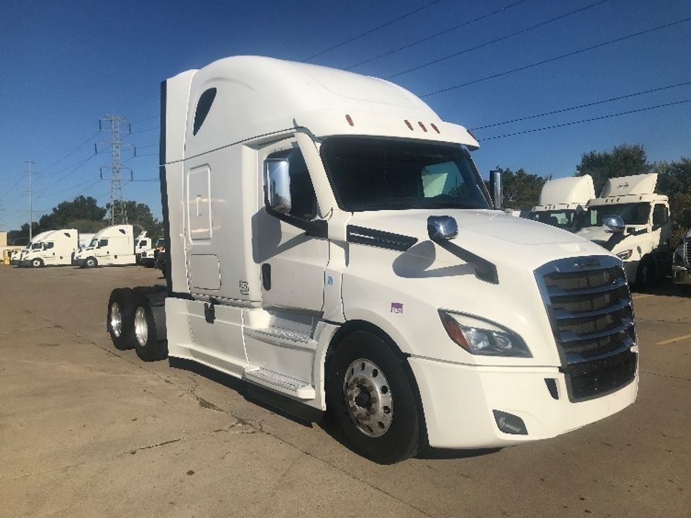 Sleeper Tractor-Heavy Duty Tractors-Freightliner-2021-T12664ST-Allen Park-MI-315,163\n\t\tmiles-$ 75,750 - Image 1