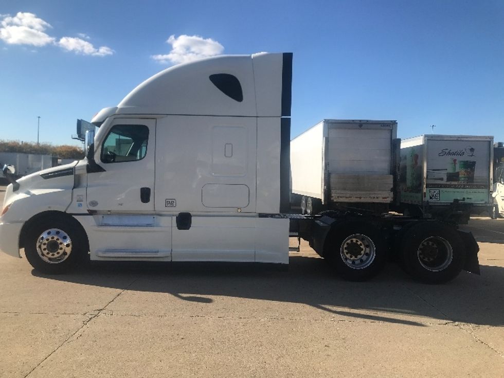 Sleeper Tractor-Heavy Duty Tractors-Freightliner-2021-T12664ST-Allen Park-MI-315,163\n\t\tmiles-$ 75,750 - Image 4