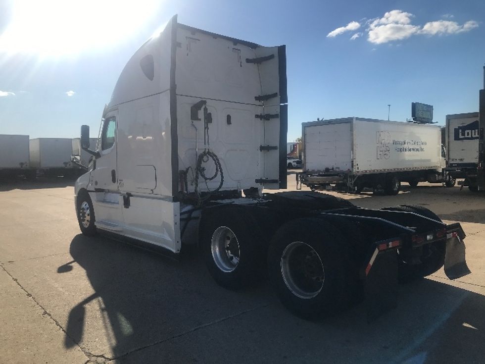 Sleeper Tractor-Heavy Duty Tractors-Freightliner-2021-T12664ST-Allen Park-MI-315,163\n\t\tmiles-$ 75,750 - Image 5